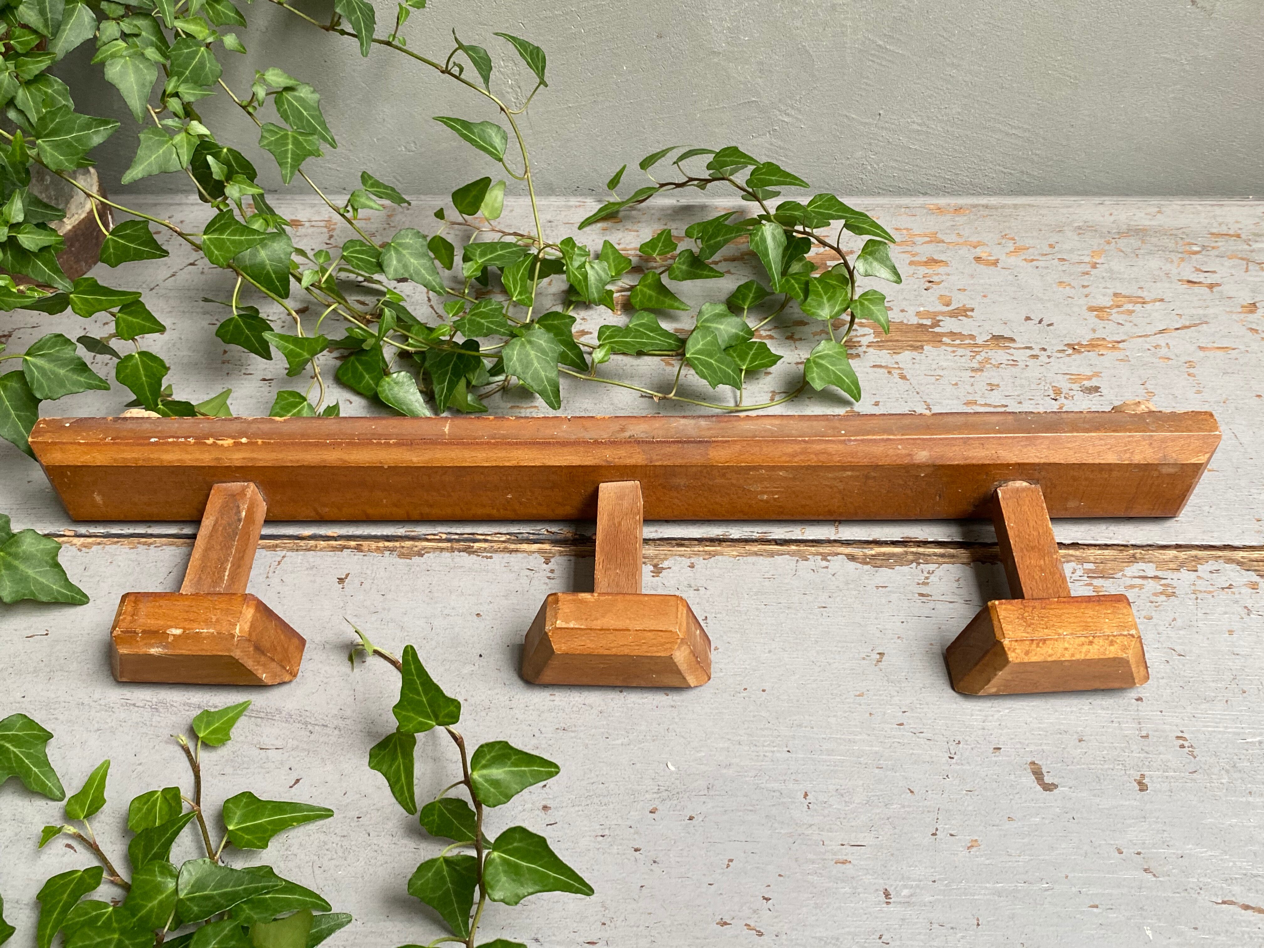 Vintage school patère