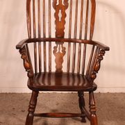 Windsor armchair in ash and elm from the early 19th century
