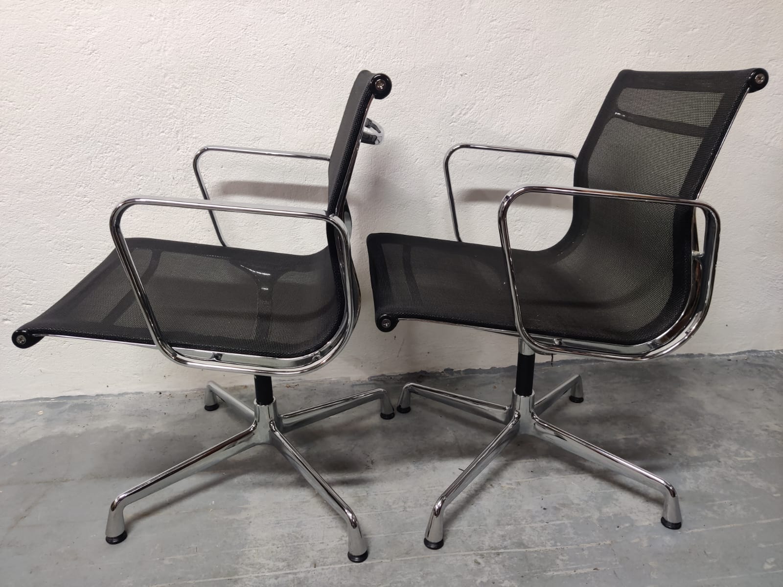 Armchair EA108 Charles & Rey Eames, Vitra