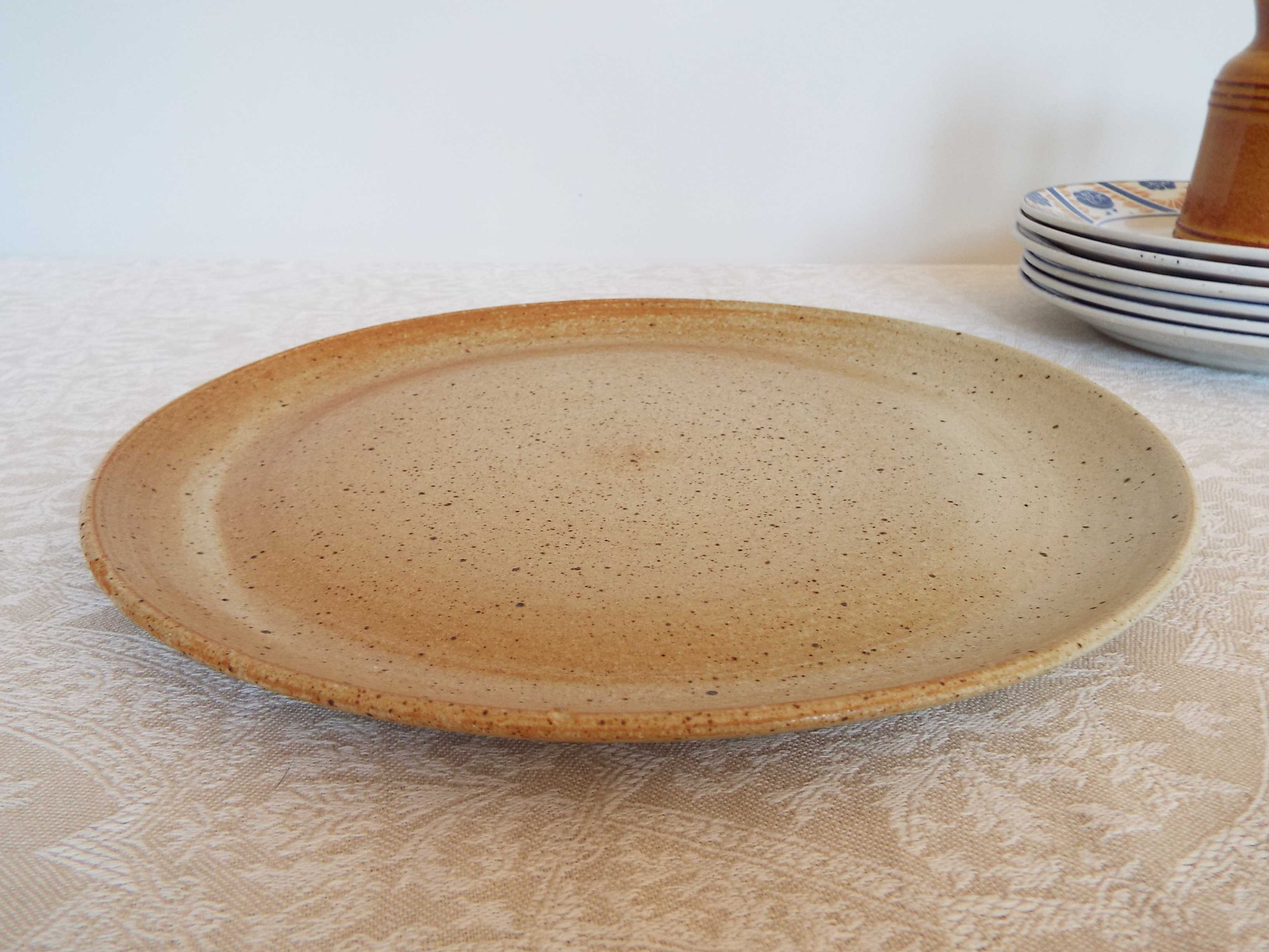 Sandstone pie dish