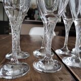 Set of 9 matching vintage glasses in 3 different sizes