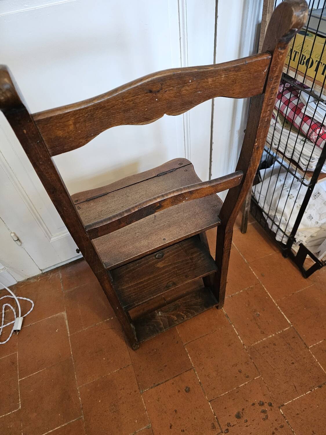 Chaise escabeau de bibliothèque