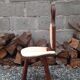 Chaise  tripode brutaliste