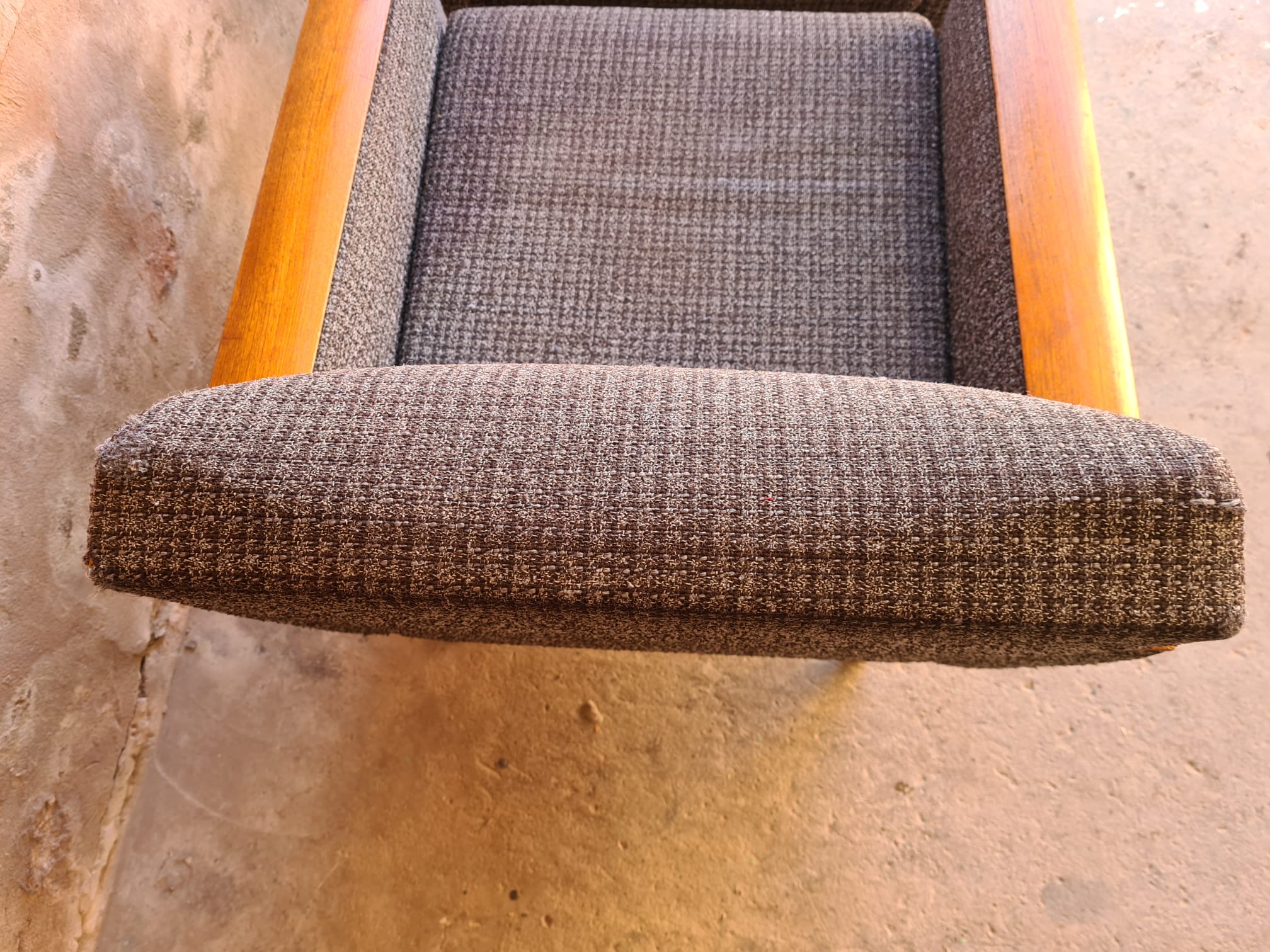 Paire de fauteuils club 70"
