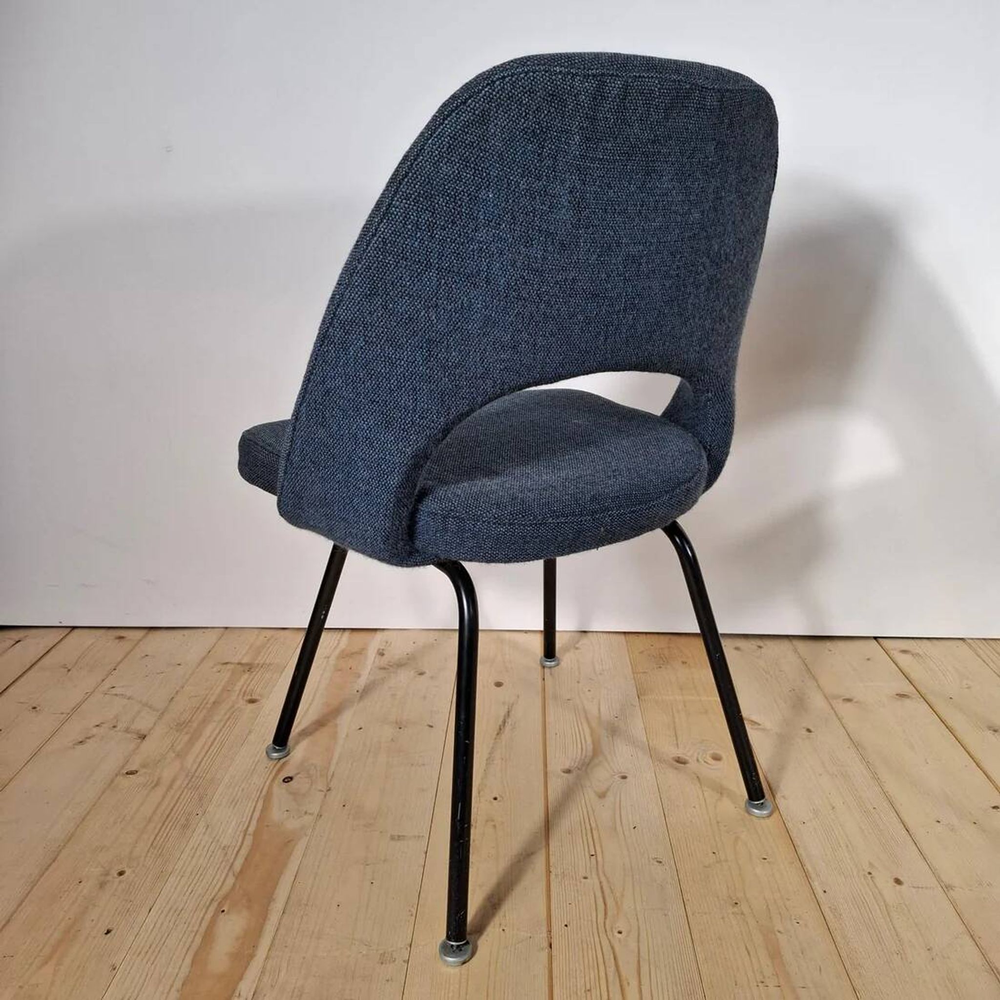Ensemble de 4 chaises Executive Eero Saarinen 72CC pour Knoll – Mid-Century Modern