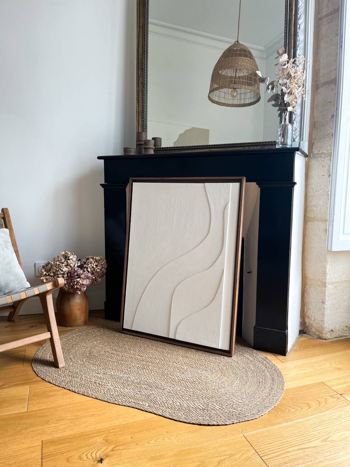 Minimalist relief white table