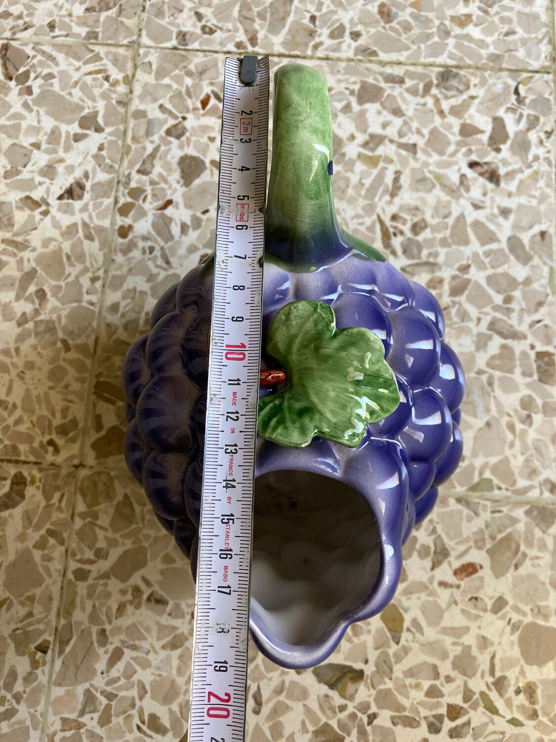 Slurry pitcher fruit grape