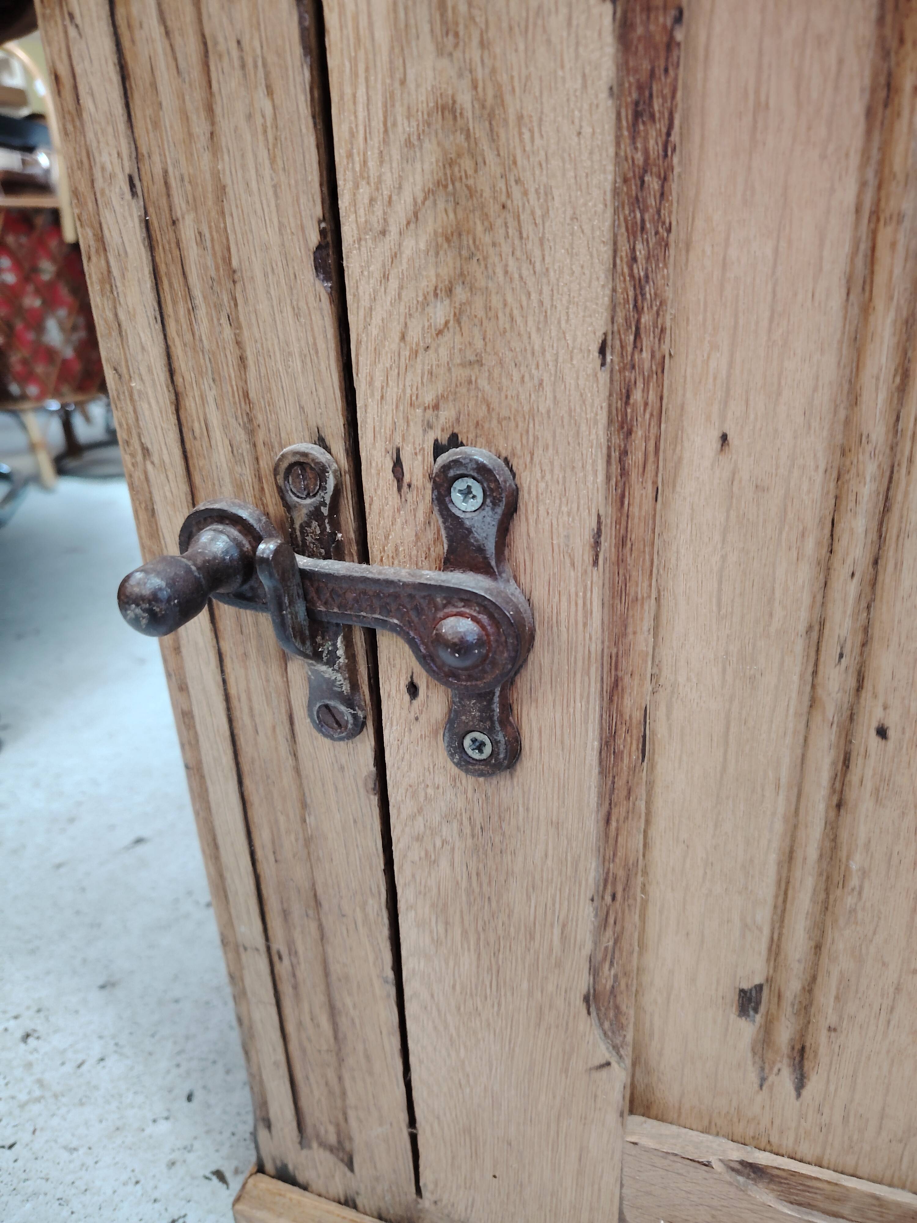 Old Wooden Icebox Stripped – 1930