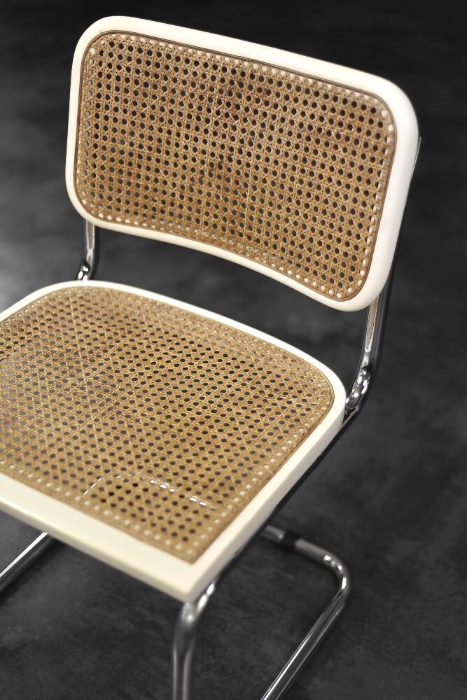 Set of 2 modern vintage Italian chairs in white wood and mid-century French wicker.