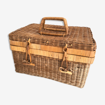 Vintage woven wicker valisette