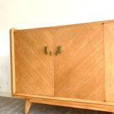 Sideboard with compass feet