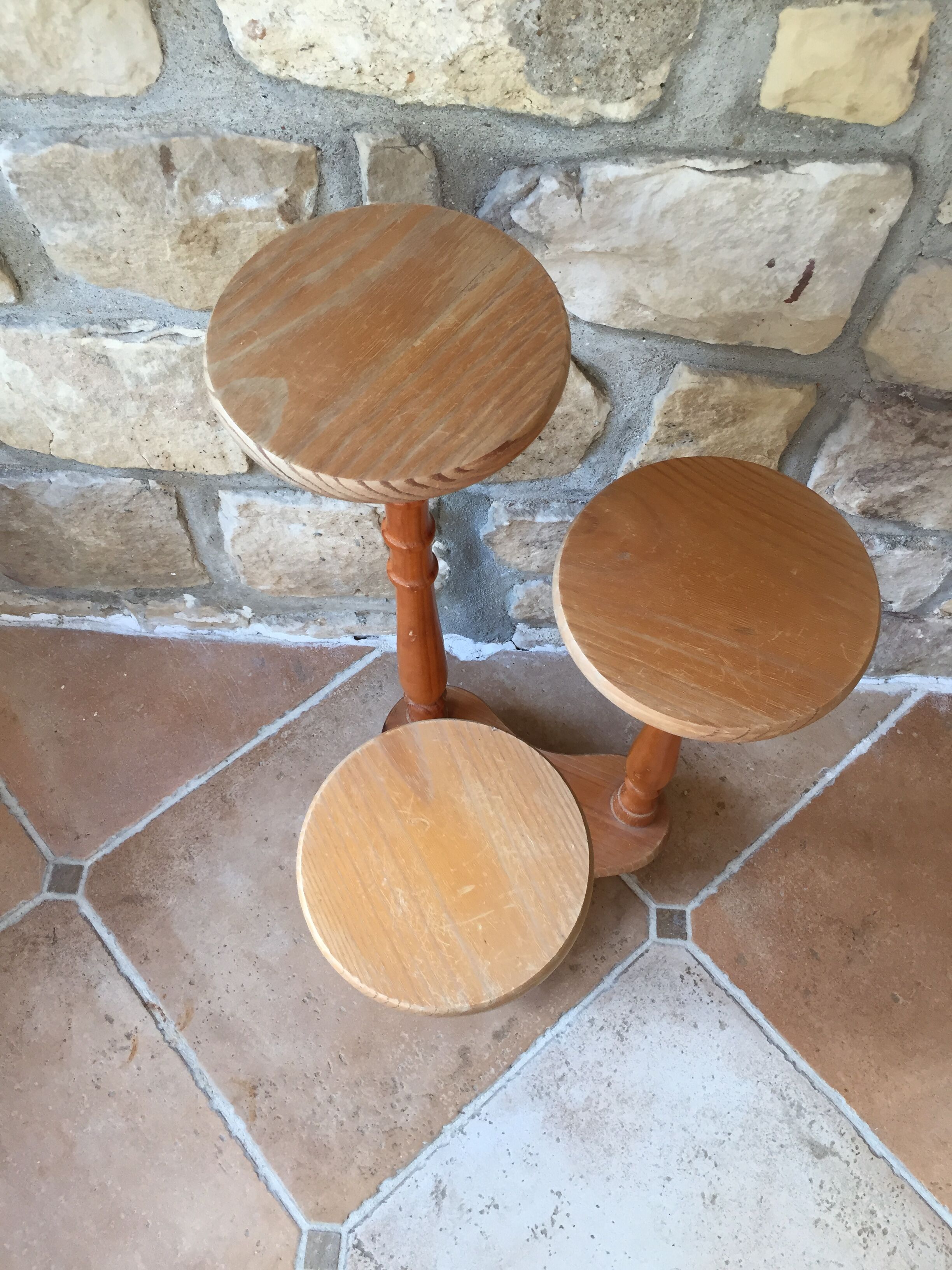 Porte plantes en bois 3 plateaux