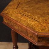 Table octogonale en bois marqueté du XXe siècle
