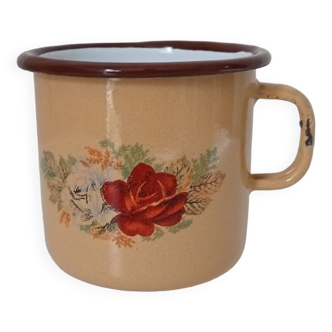 Tasse vintage en taule émaillé