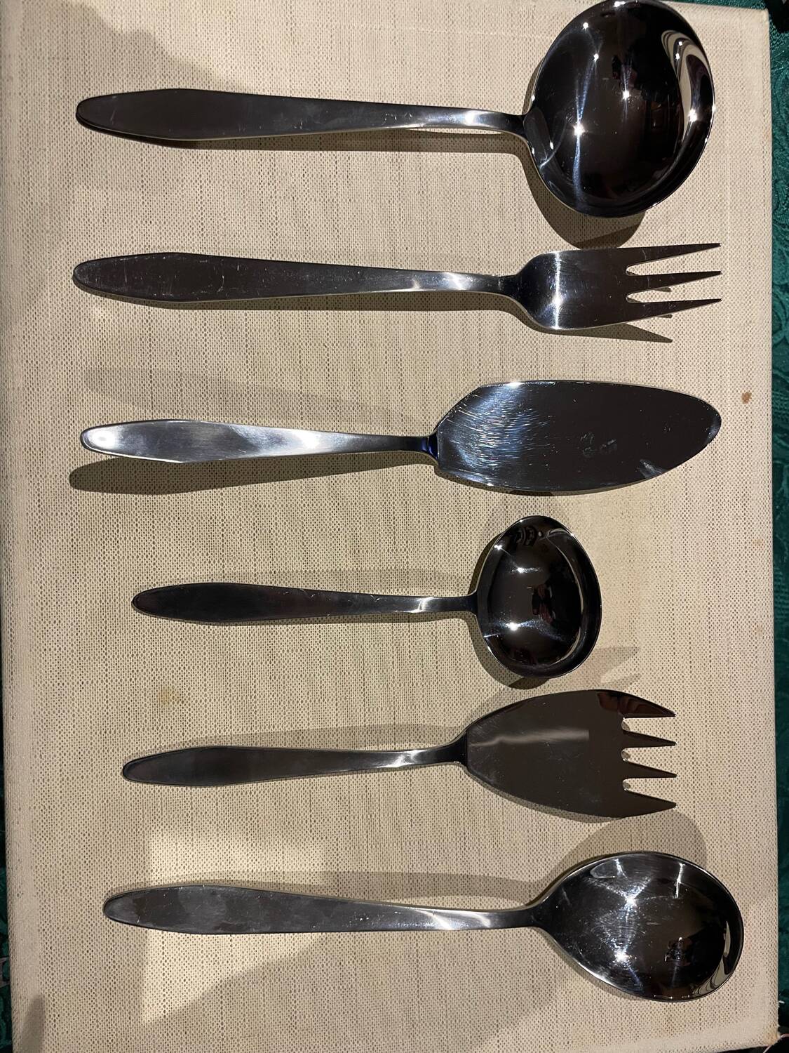 Vintage 138-piece cutlery set