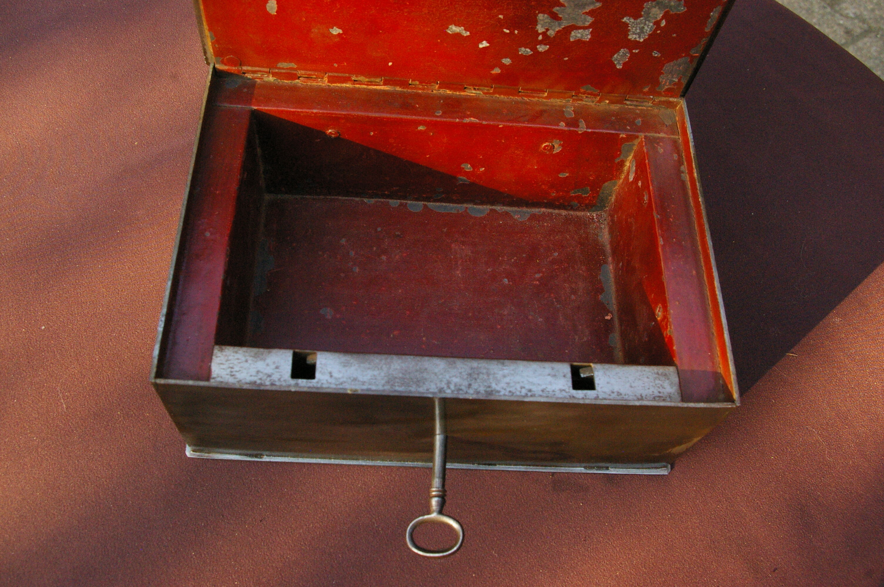 Former merchant's strong caisse coffre-fort manufrance