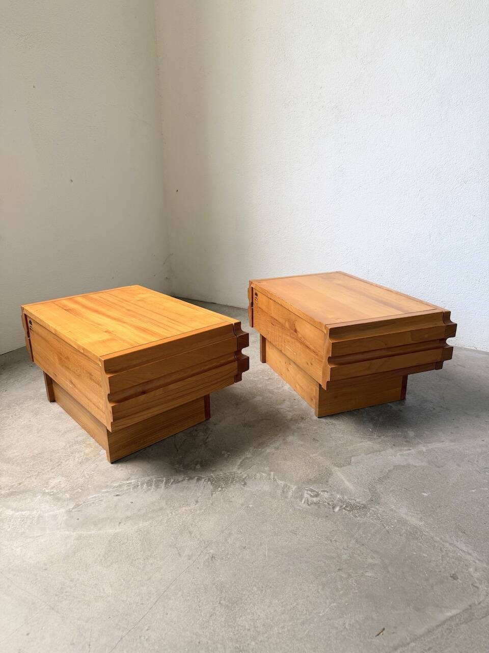 Paire de chevets en orme Maison Regain