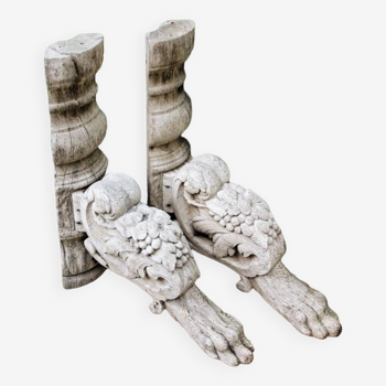 Paire de pieds en bois, pattes de lion, style Louis 13