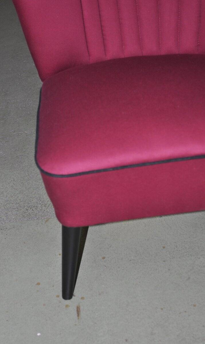 1950s cocktail chair in Bordeaux and black fabric and wood, Mid-Century style.
