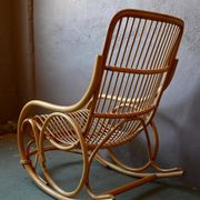 Rocking-chair vintage en rotin années 60-70, dossier haut ajouré