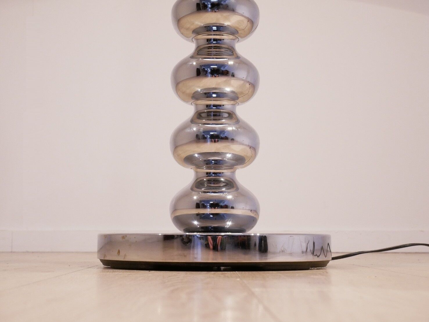 Floor lamp in metal & chromed glass balls 1970