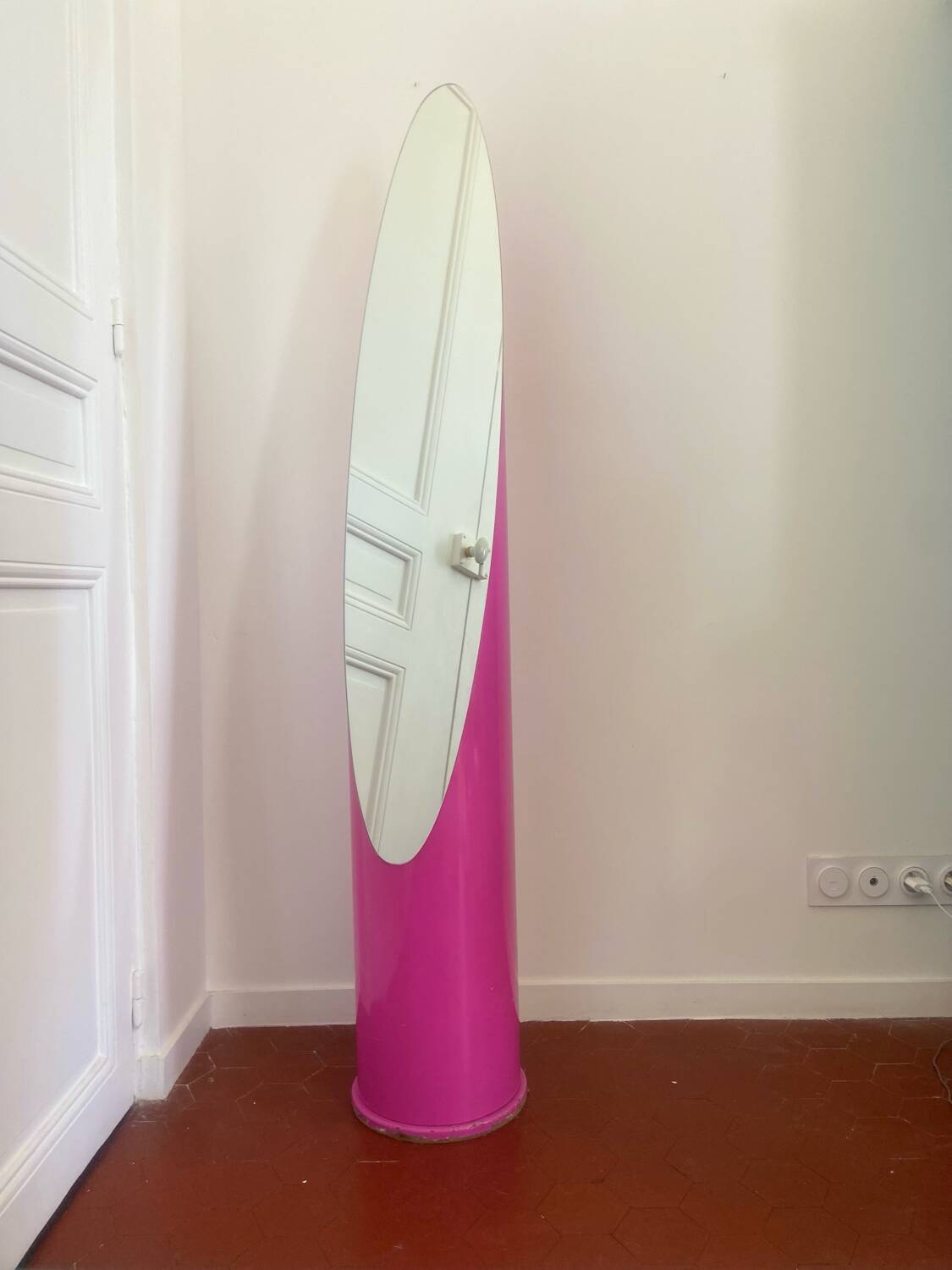 Space age lipstick mirror