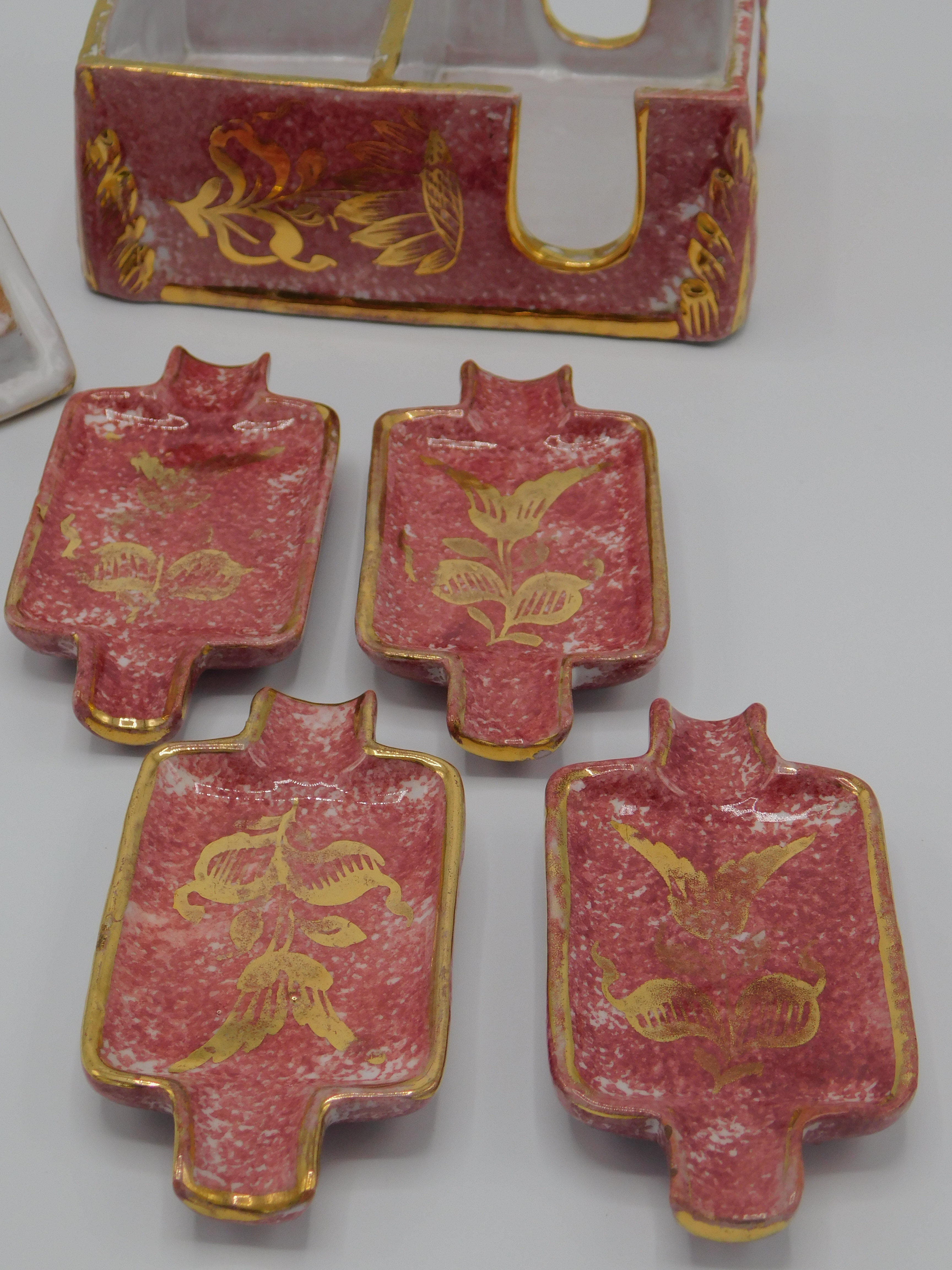 Italian guests ashtray in rose and gilding earthenware