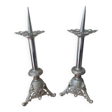 Pair of silver-plated candlesticks from the 19th century.