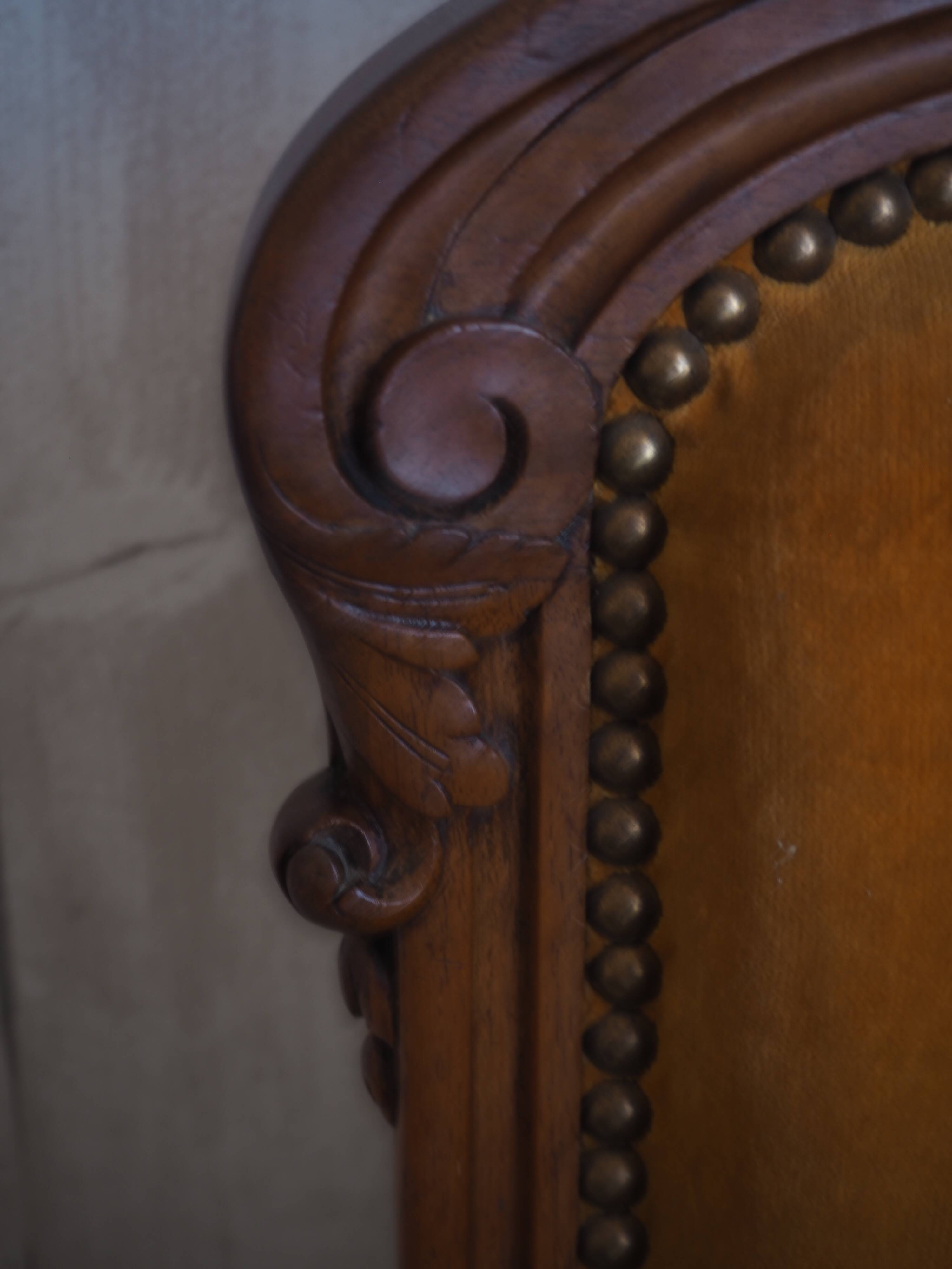 Antique Regency Style padded chair - Wooden structure and horsehair padding - Mustard color