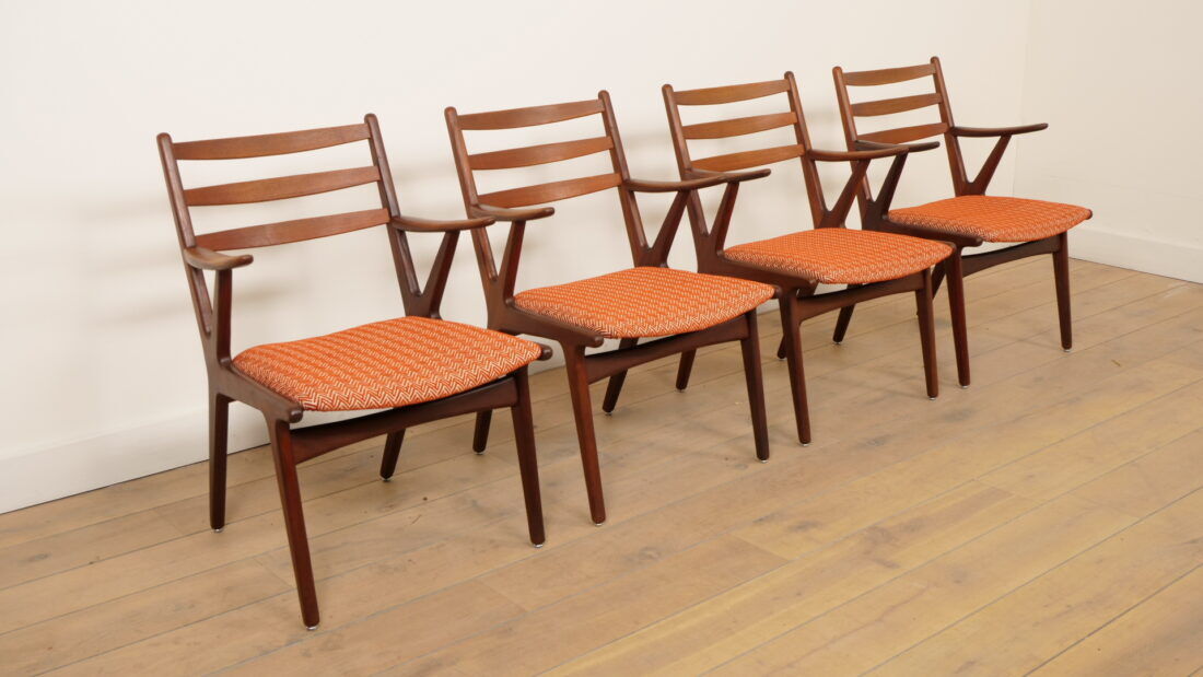 Set of 4 Danish teak dining chairs | 1960s
