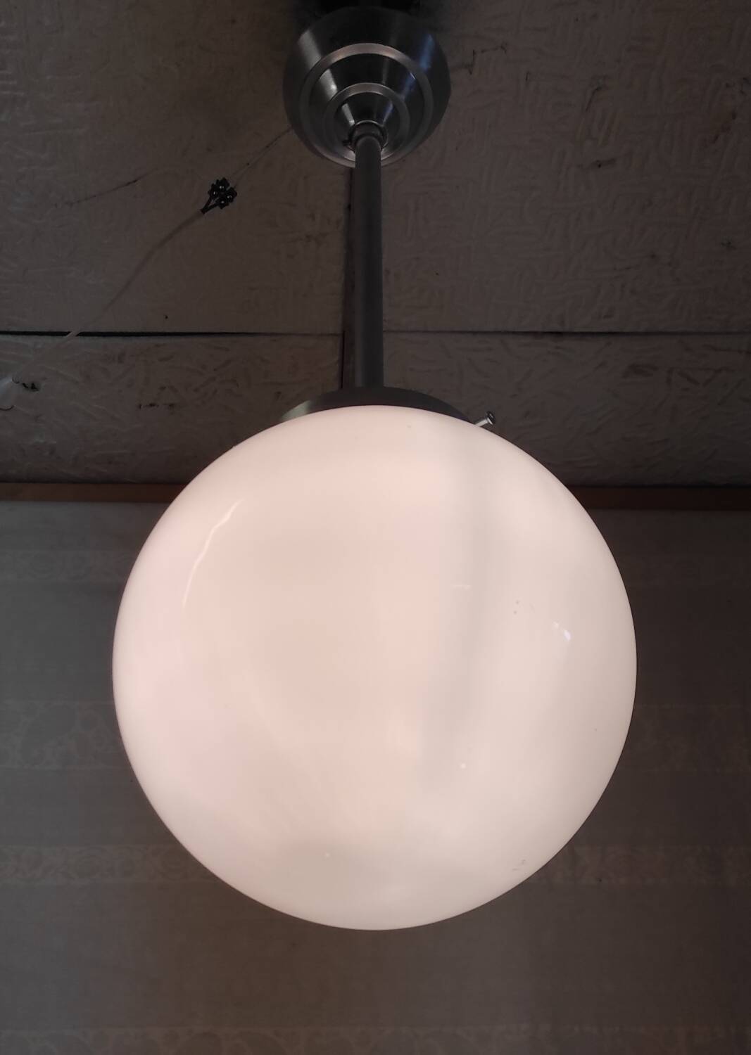 Bauhaus style suspension in aluminium and opaline, diameter 25 cm - mid 20th century.