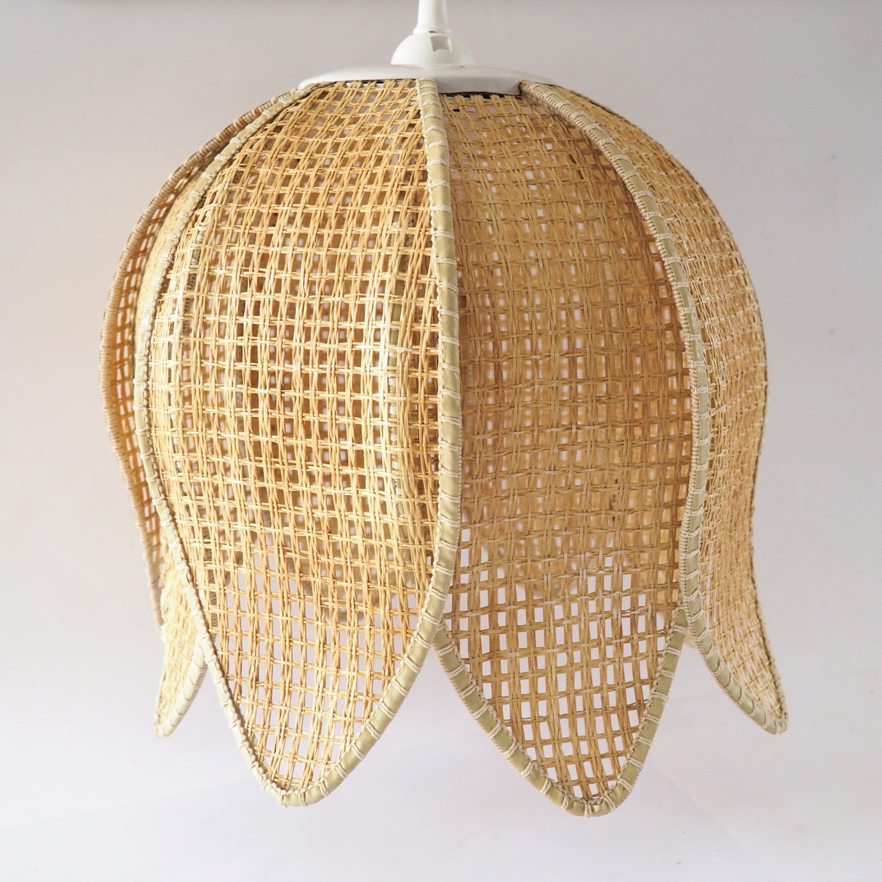 Suspension flower bell in canning