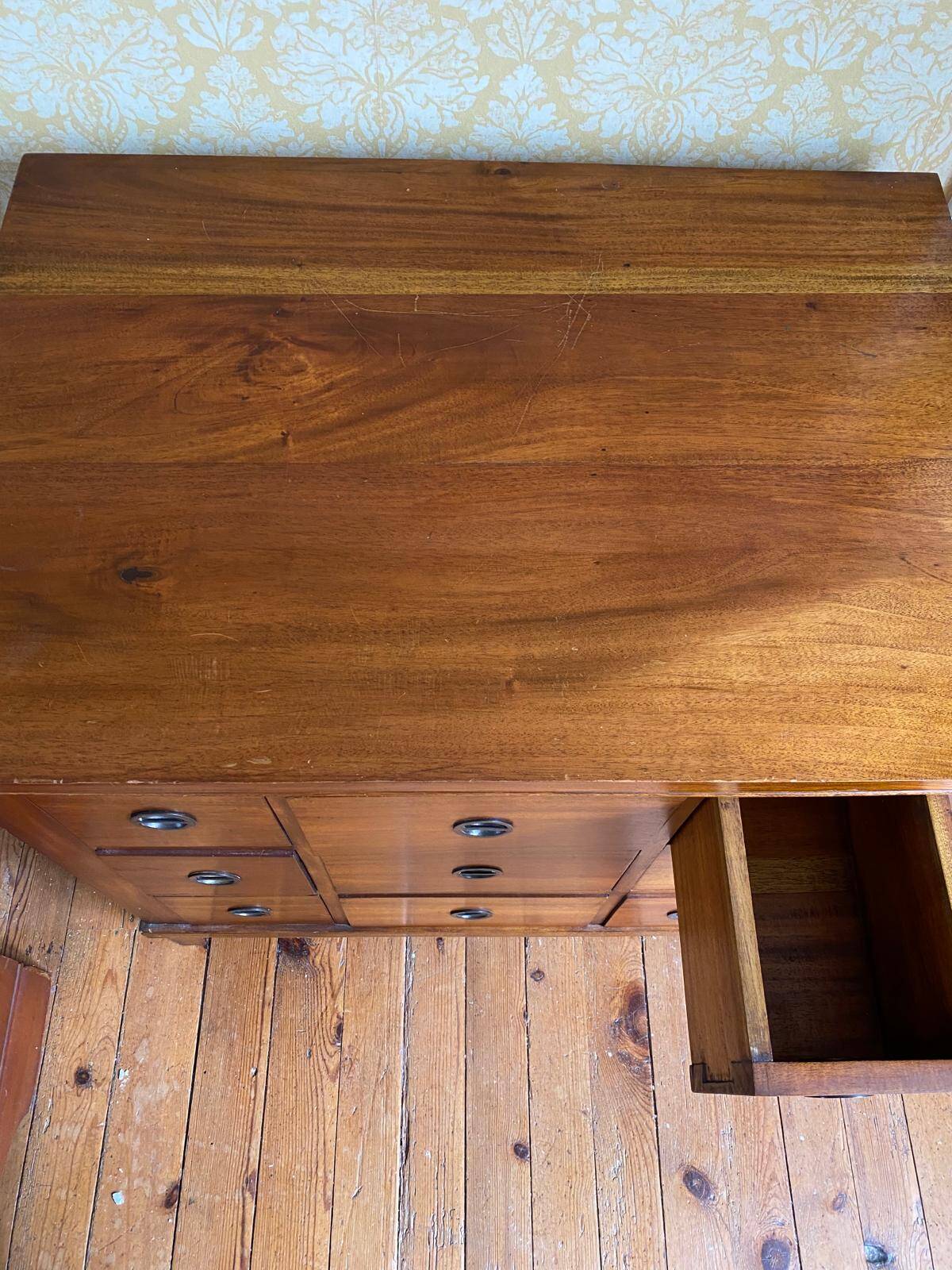 Commode à tiroirs en teck massif