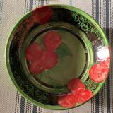 Assiette céramique de Galtié décor peint vert et rouge et grave signé