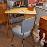 Child desk