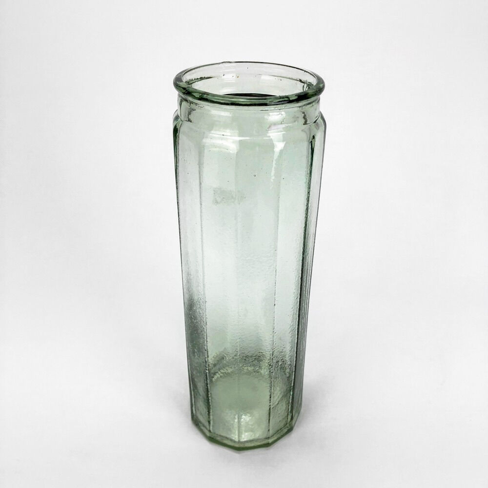 Bocaux anciens en verre moulé