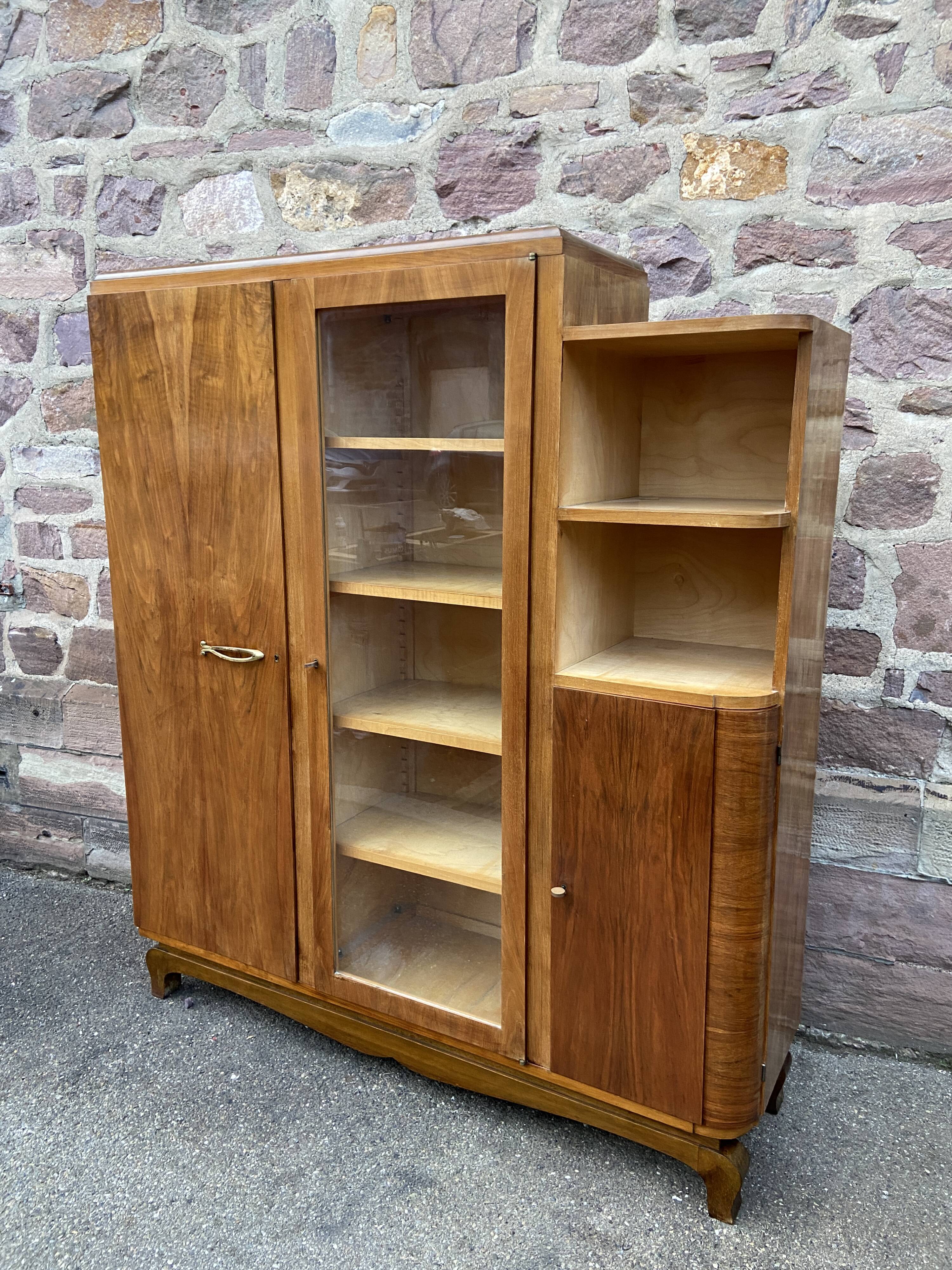 Showcase art-deco library mid-century vintage 1950 walnut ronce