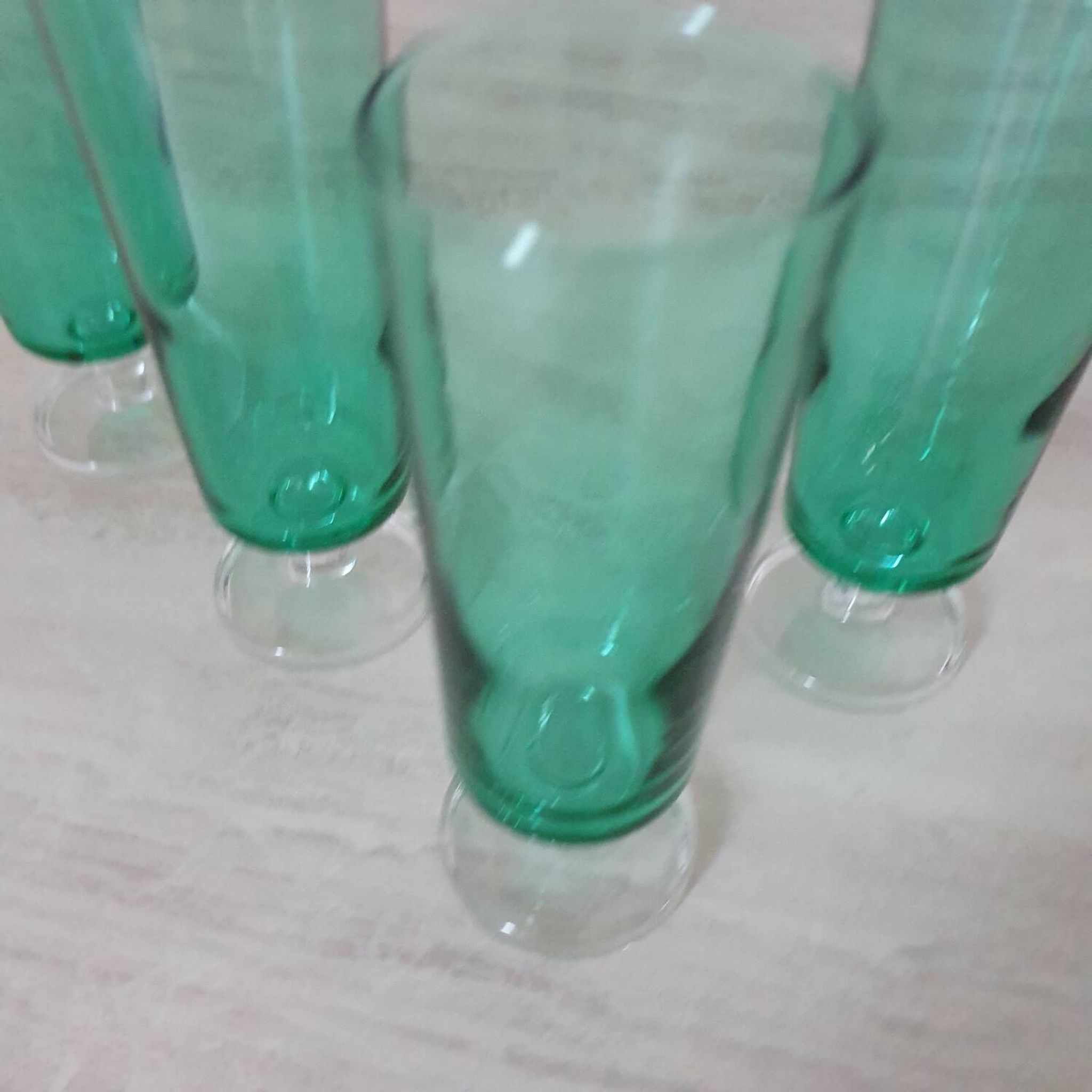 Lot de 4 flûtes vertes modèle Cavalier par Luminarc