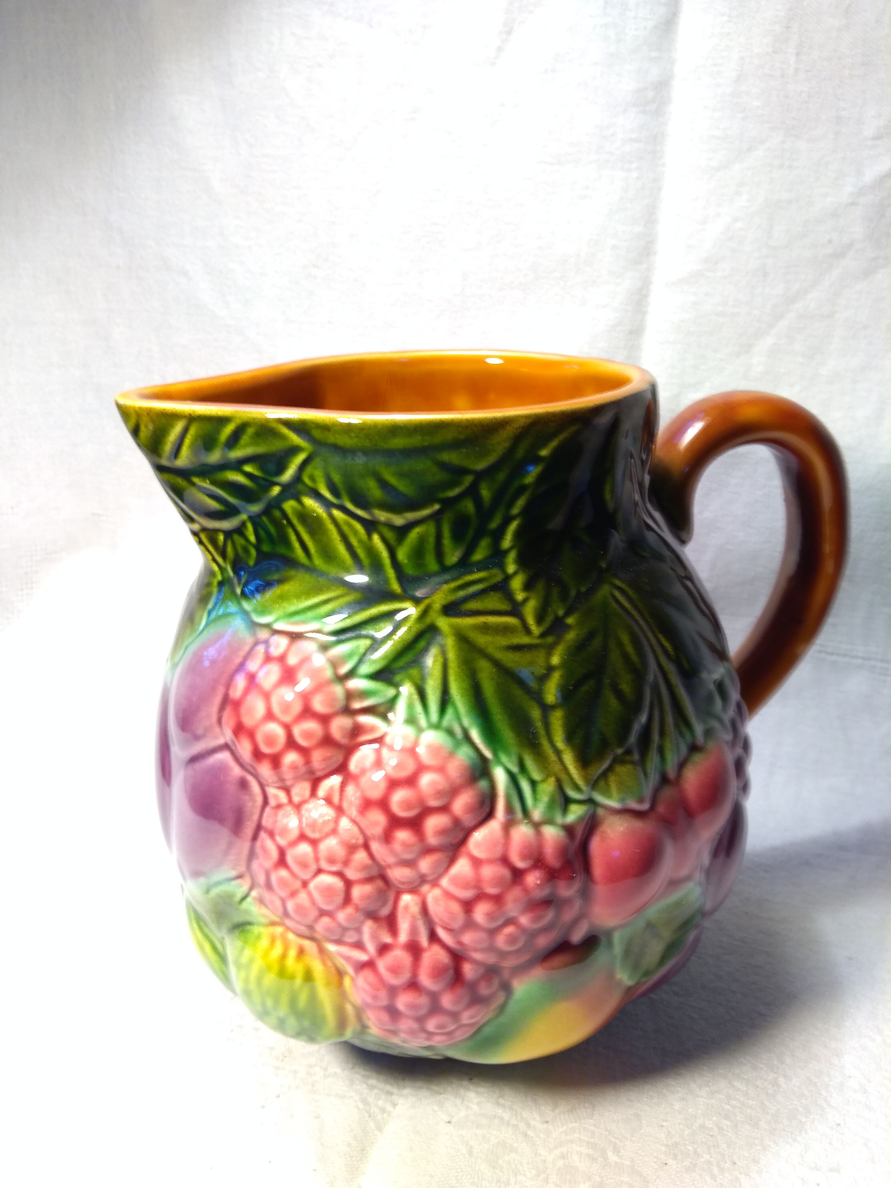 Salins dabbling pitcher