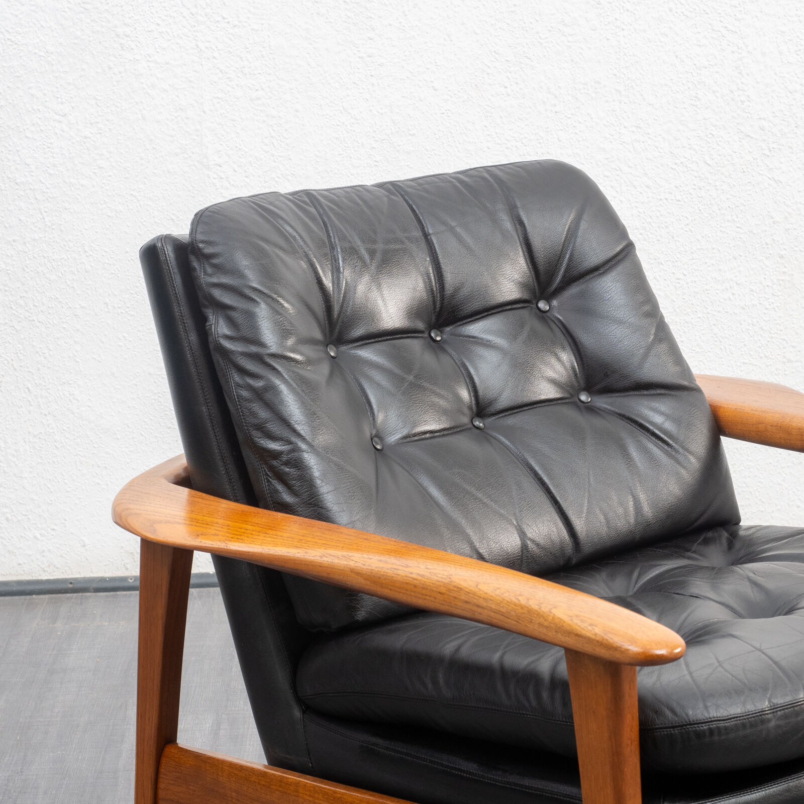 Fauteuil en teck et cuir, vintage, style scandinave