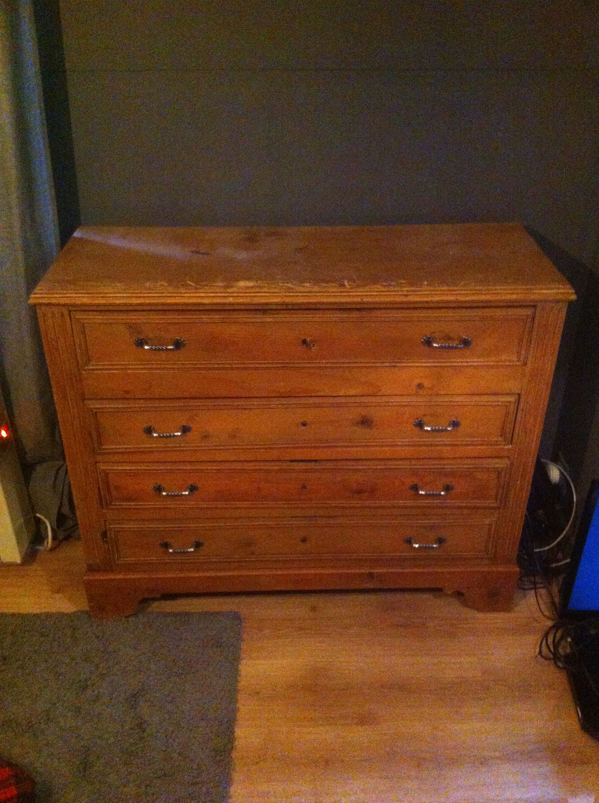 Pine dresser