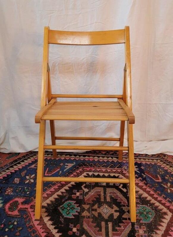 Set of 4 folding chairs in varnished wood