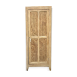 Small Parisian wardrobe