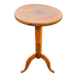 19th-century gueridon. Small walnut side table.