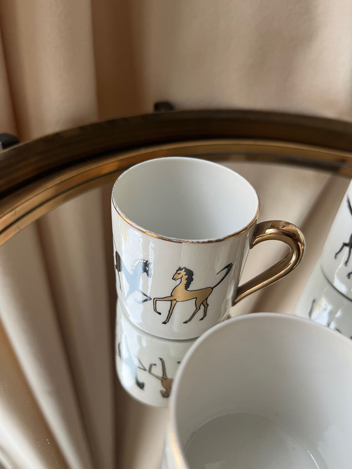 Lot of 4 vintage porcelain espresso cups from France with gold horse decoration – s