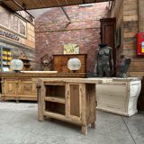 Joiner's workbench from the early 20th century.