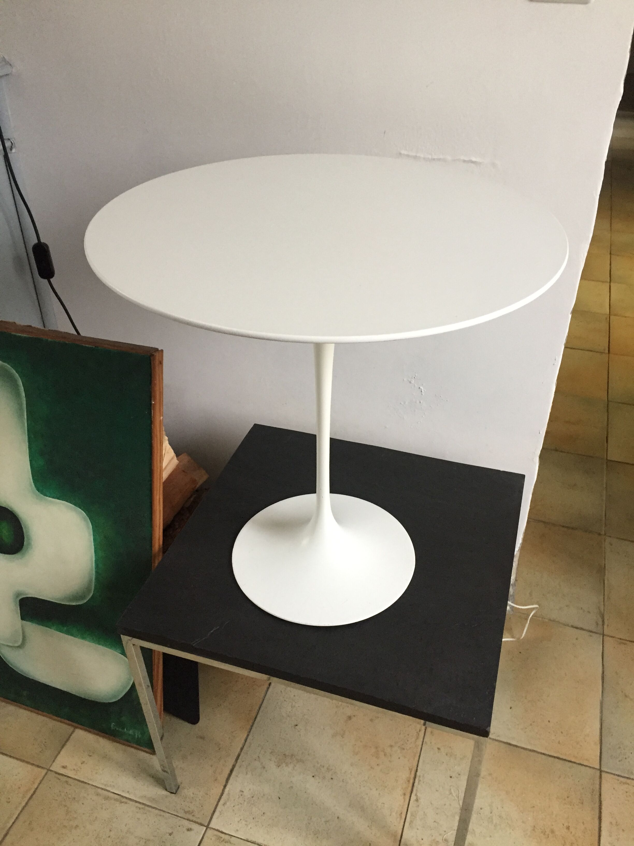 Side table by Eero Saarinen for Knoll