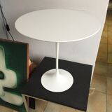 Guéridon par Eero Saarinen pour Knoll
