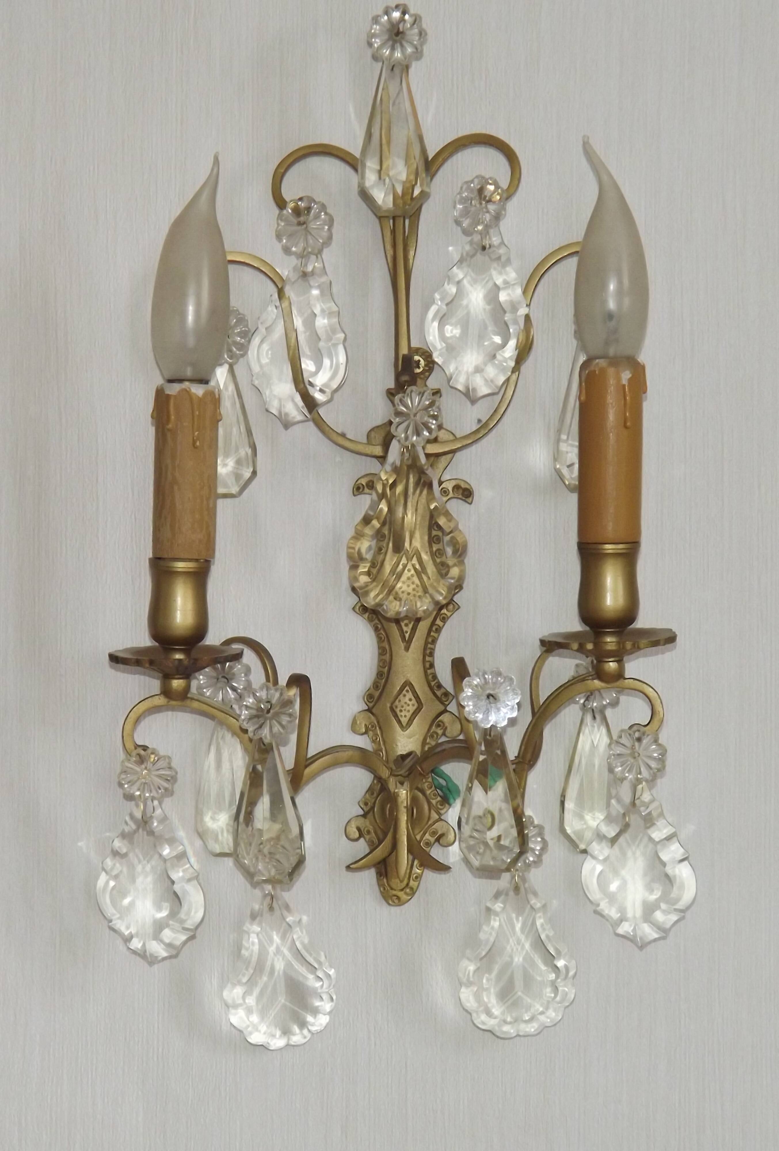 Grande paire d'appliques murales françaises vintage en bronze avec cristaux assortis 5514