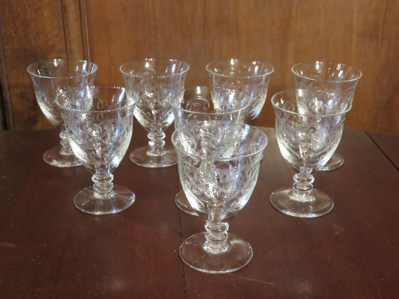 suite of 8 glasses engraved as aperitif